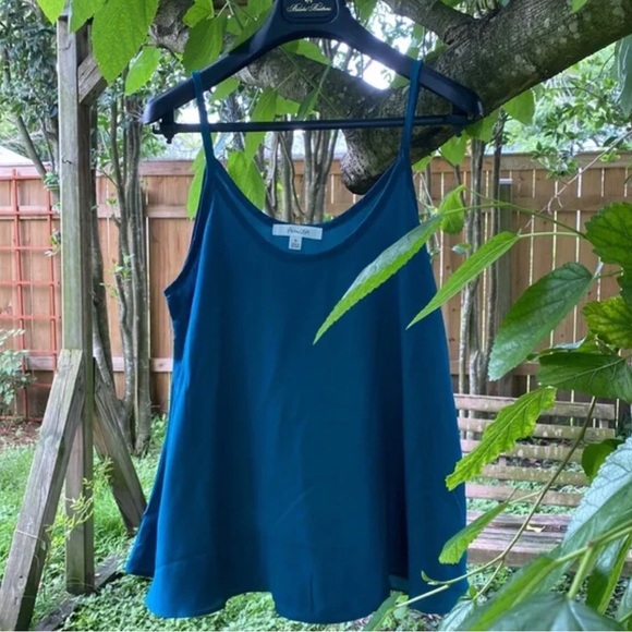 Active USA dark blue spaghetti strap blouse top - Picture 2 of 4